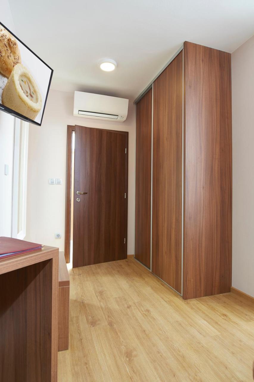 Ravne na Koroskem Hotel Delalut מראה חיצוני תמונה
